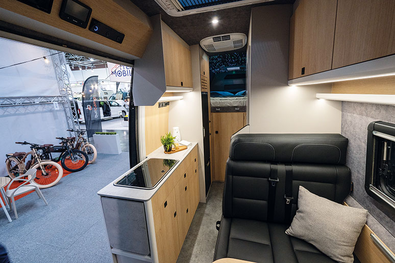 Balcamp Scorpio na bazie 190-konnego Mercedesa 2