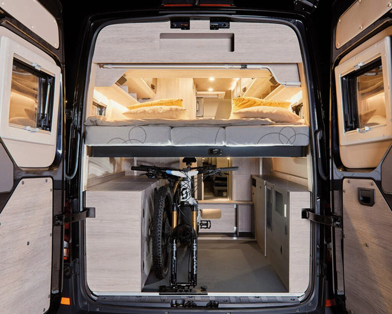 Kampervan z windą. Bravia Mobil 680 Lift 1