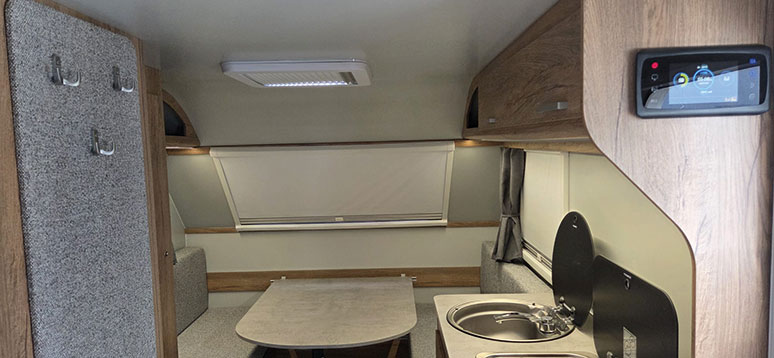 Dziedzictwo krajowej legendy. Przyczepa kempingowa Niewiadów N-Cross 13