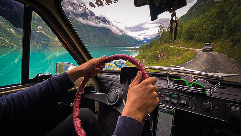 Rajza Maluchem przez życie – historia pełna pasji i podróży 8