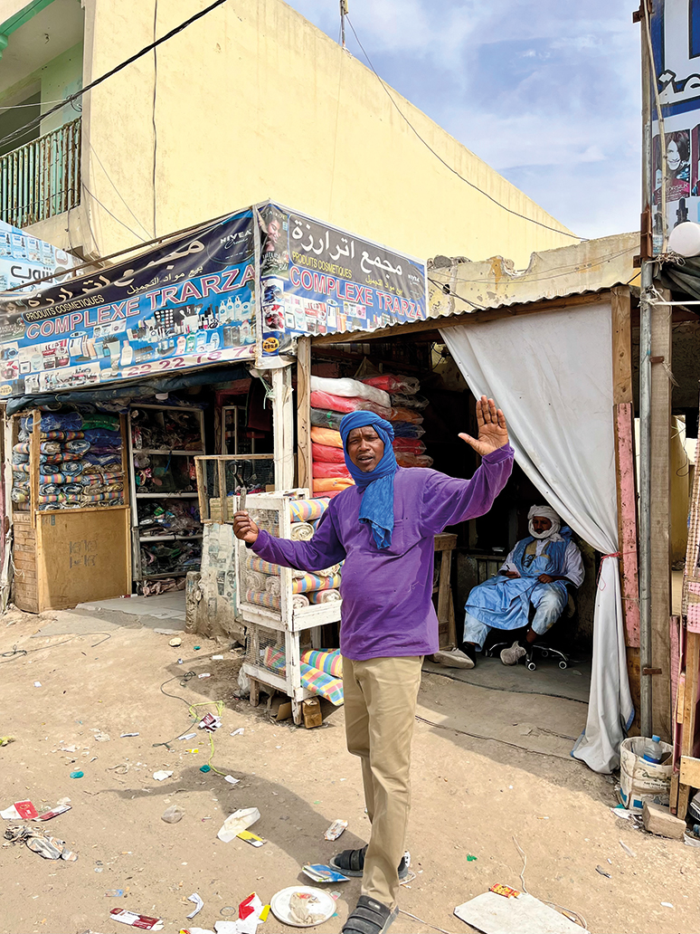 Zima na Saharze w starym kamperze 10