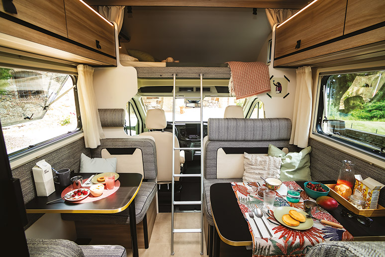 Między funkcją a wygodą. Kampery Rimor na sezon 2026 1