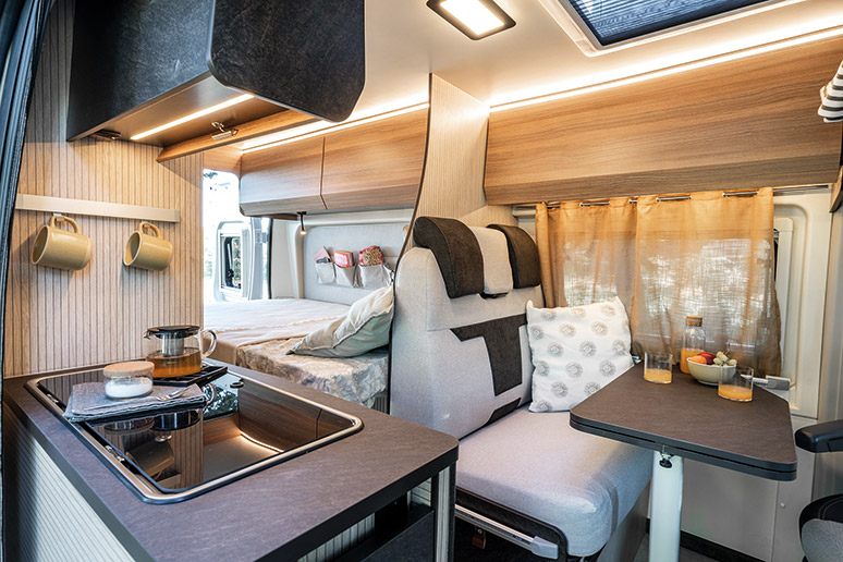 Między funkcją a wygodą. Kampery Rimor na sezon 2026 2