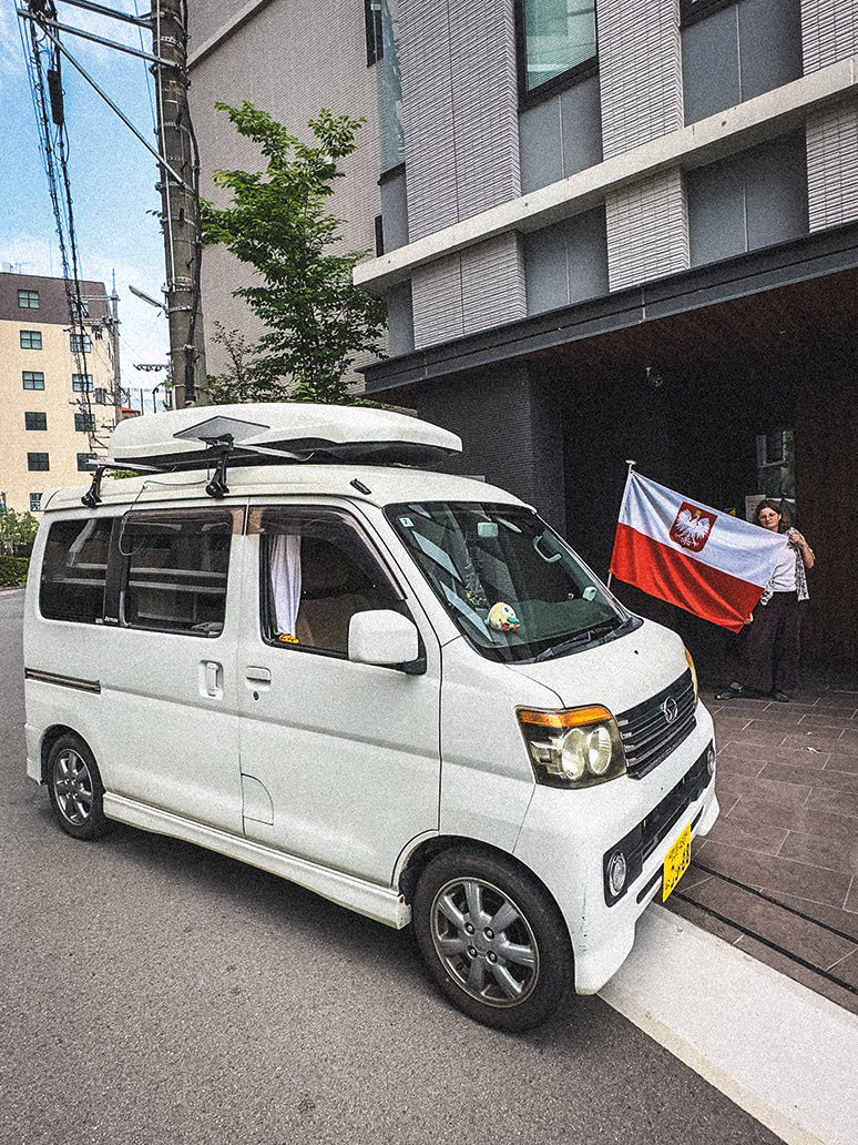 Wycieczka do Japonii. Sakura za oknem kampera 4