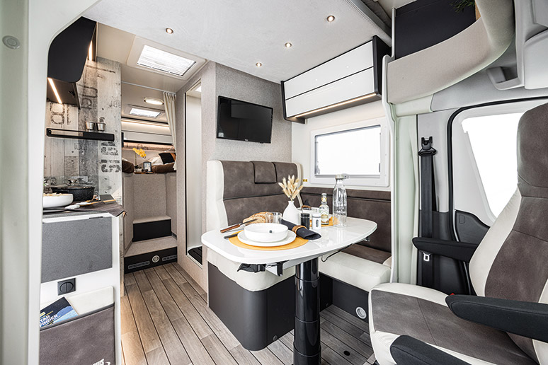 Nowy salon Spider Camper. Otomin koło Gdańska 2