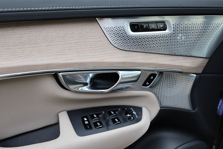 Volvo XC90 z przyczepą kempingową Hobby Maxia 11